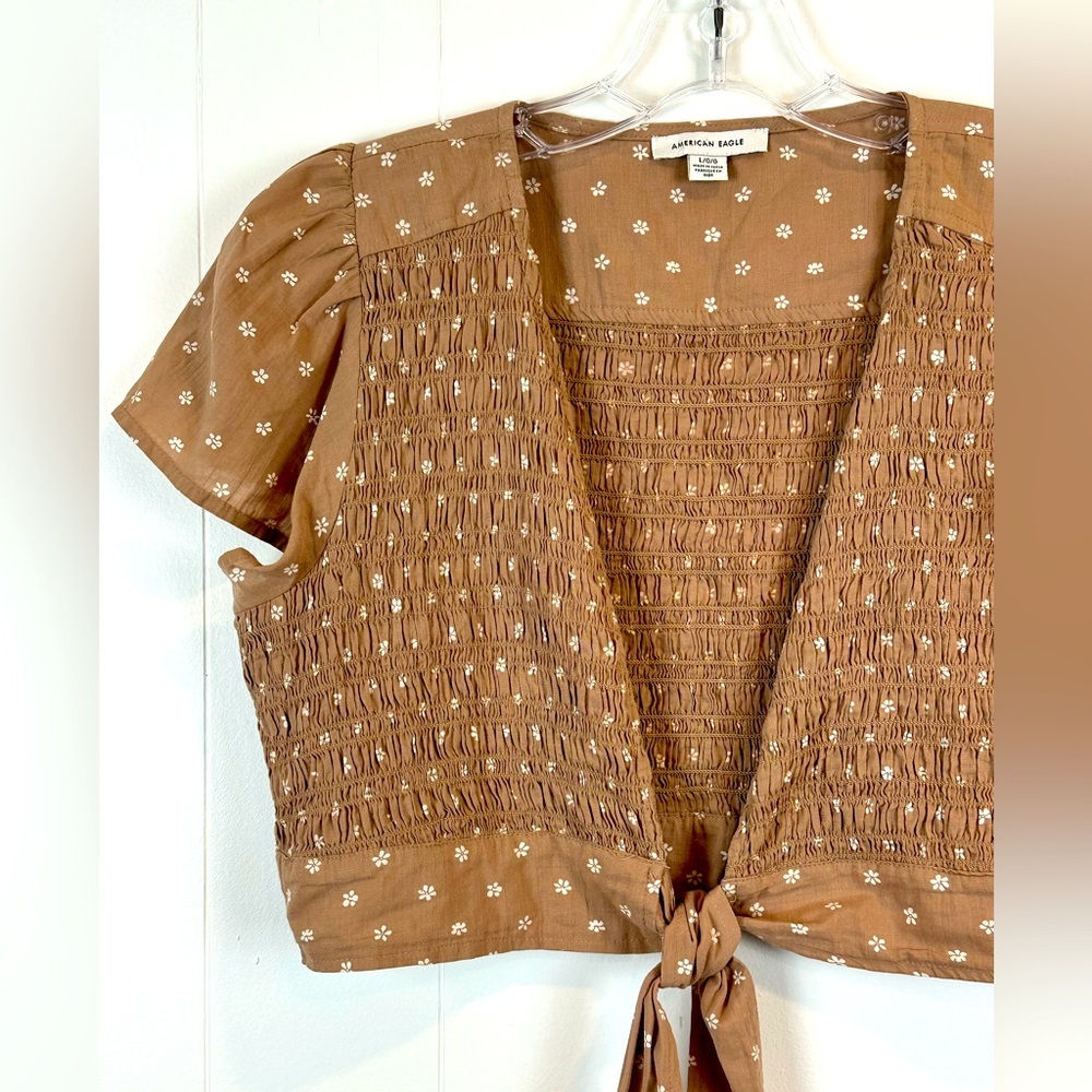 American Eagle Tie Front Smocked Daisy Print Crop Top Size L 🔥